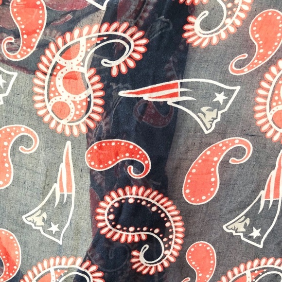 New England Patriots Infinity Scarf - Picture 7 of 9